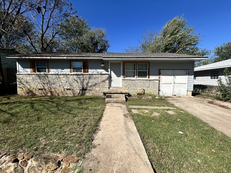 Tulsa House: 5510 N Johnstown Ave, 1