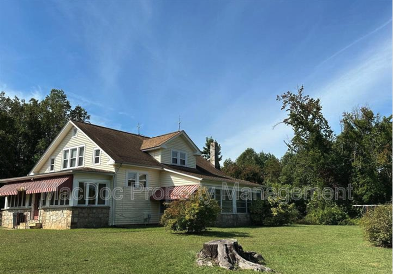 Fredericksburg House: 885 Truslow Road