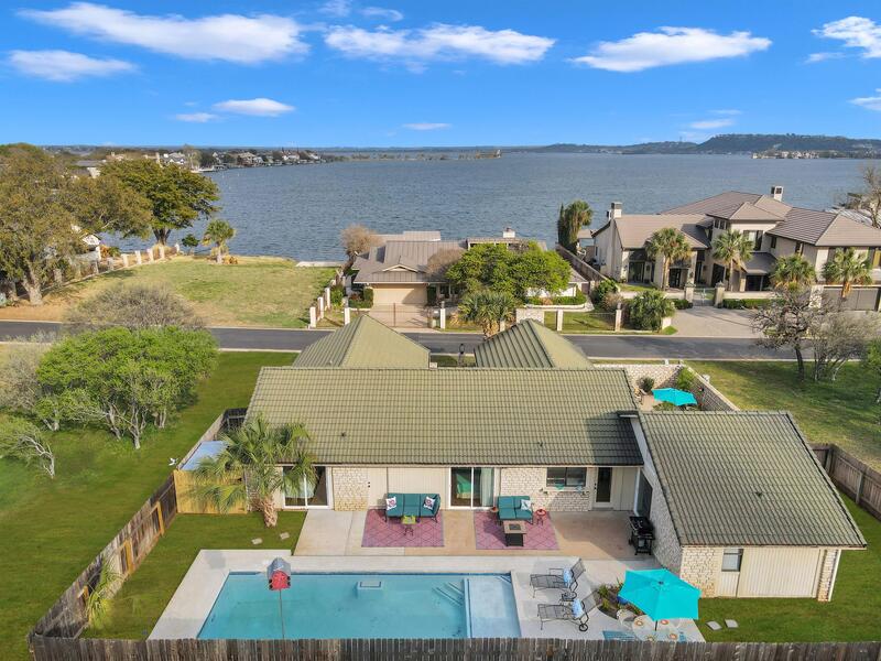 Horseshoe Bay House: 202 Lighthouse Drive