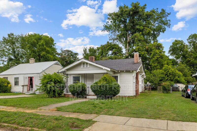 Birmingham House: 4813 Court S