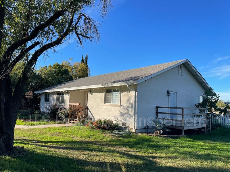 Sacramento House: 2542 Rod Beaudry Drive