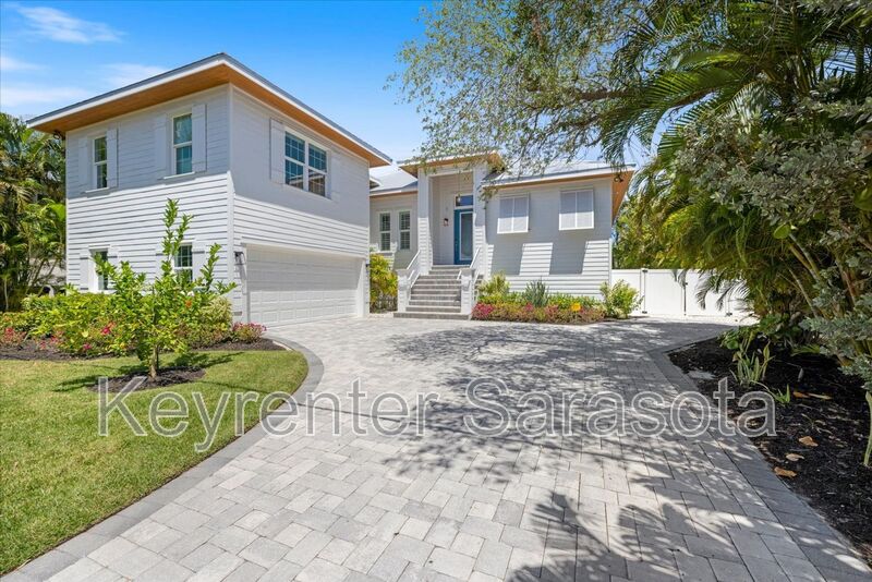Sarasota House: 3919 Roberts Point Rd