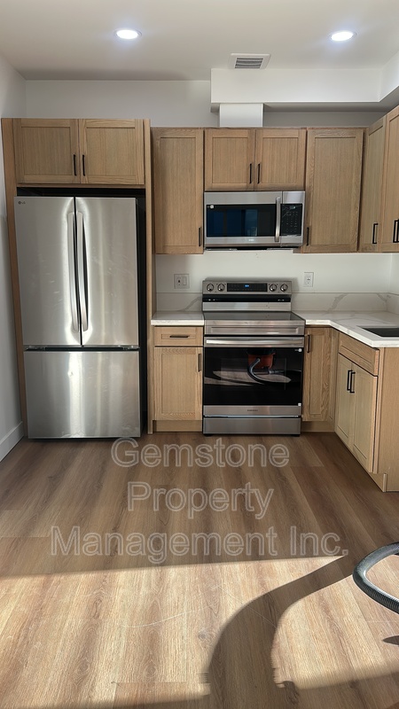 San Diego House: 5387 Brockbank Pl