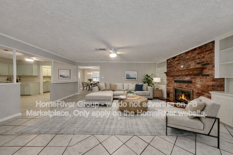 Conroe House: 10648 Fussel Rd