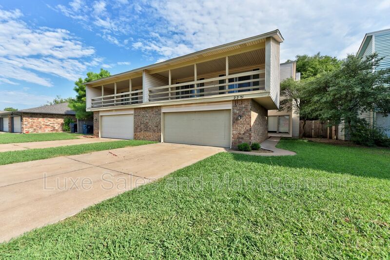 Oklahoma City House: 2221 NW 117th Street