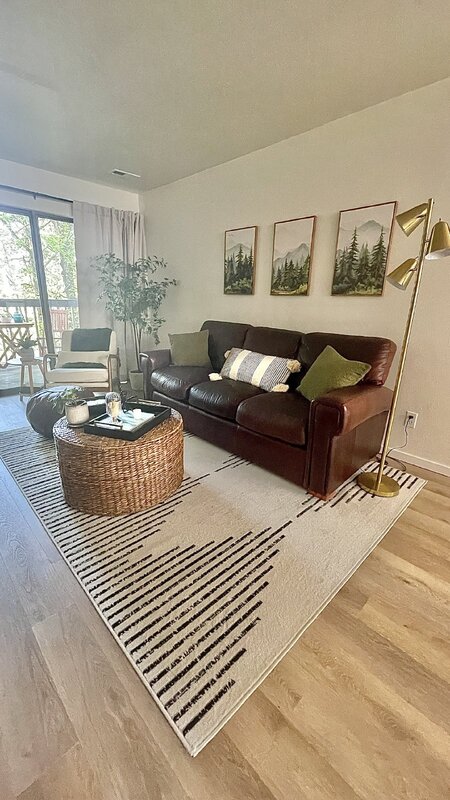 Bellevue Condo: 10819 Northeast 37th Place