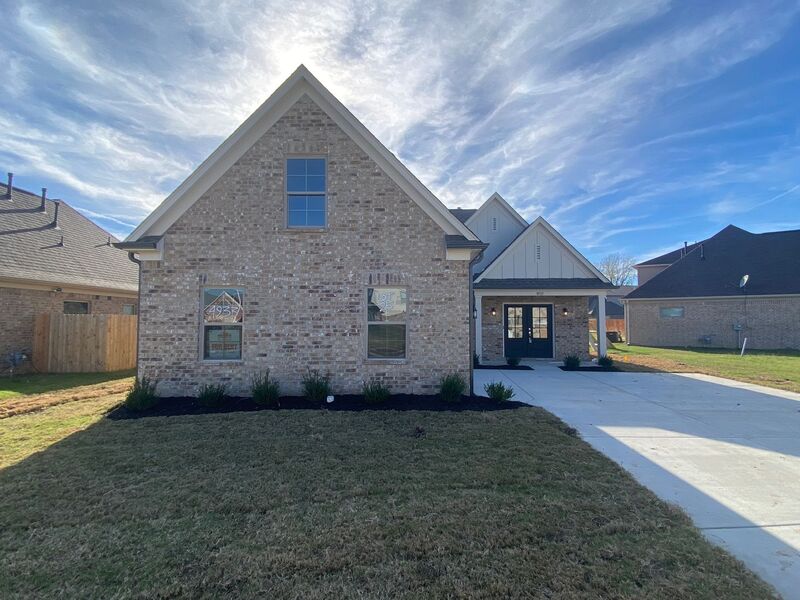 Walls House: 4933 Reunion Bnd