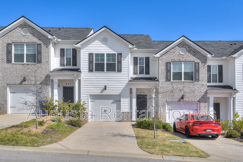 Graniteville House: 818 Quaint Parish Circle