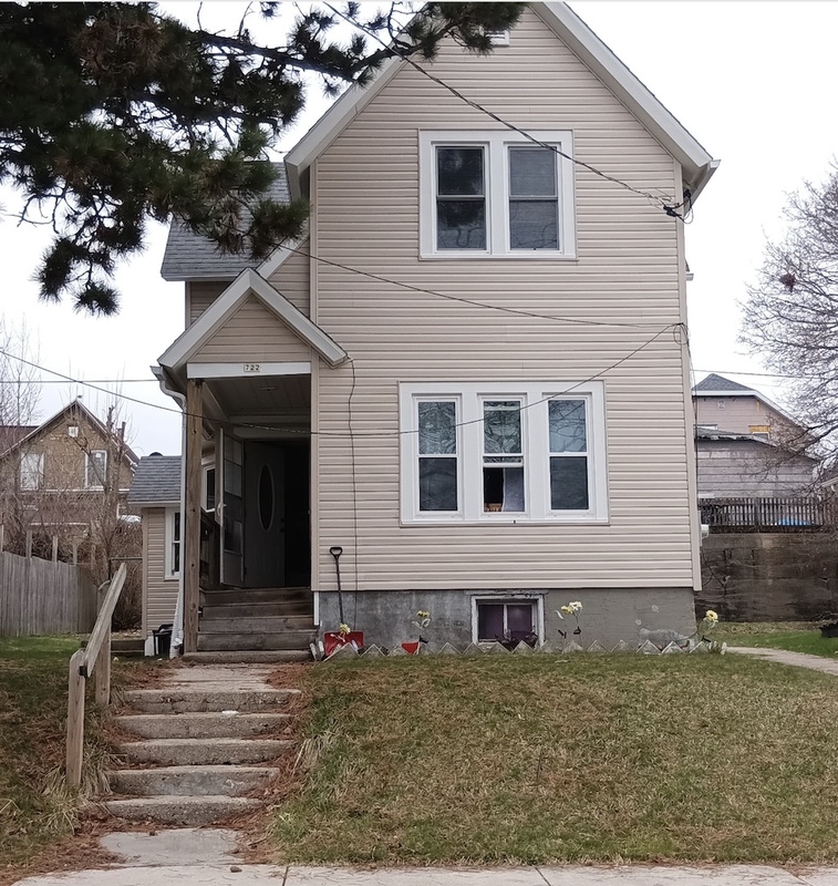 Manitowoc Condo: 722 South 22nd Street - Upper