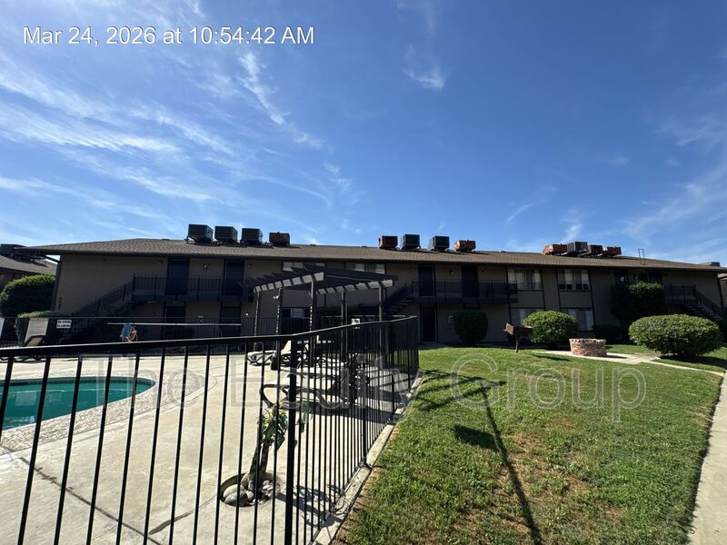 Visalia House: 3537 W Campus Ave -2