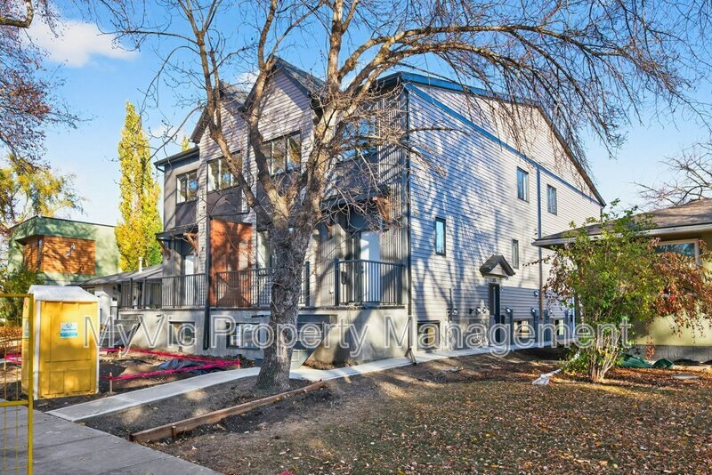 Edmonton Townhome: 10335 135 Street NW