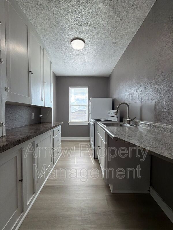 Beatrice Condo: 723 Ella Street