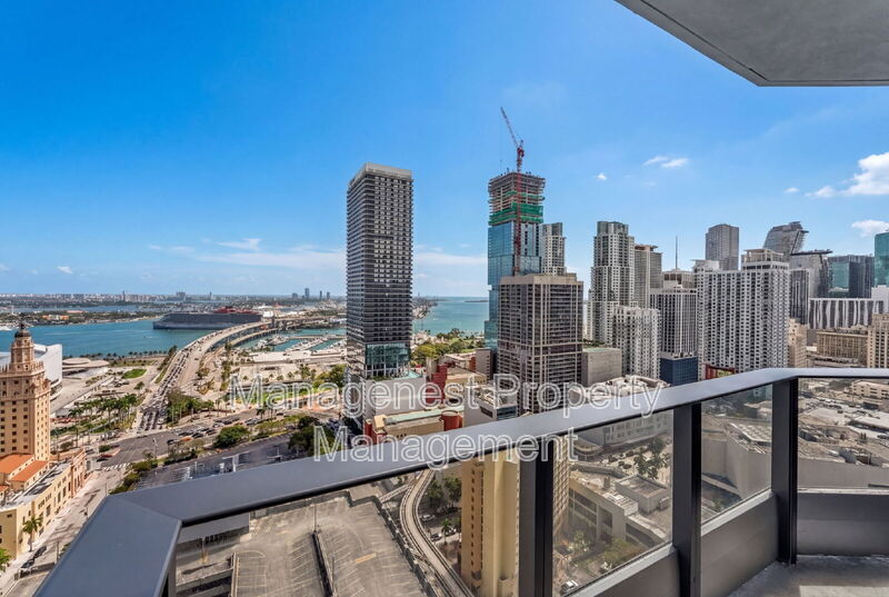 Miami Condo: 121 NE 5th St