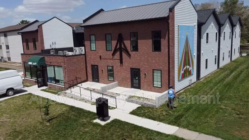 Lincoln Condo: 2230 R Street