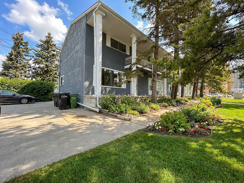 Edmonton House: 14210 103 Ave NW