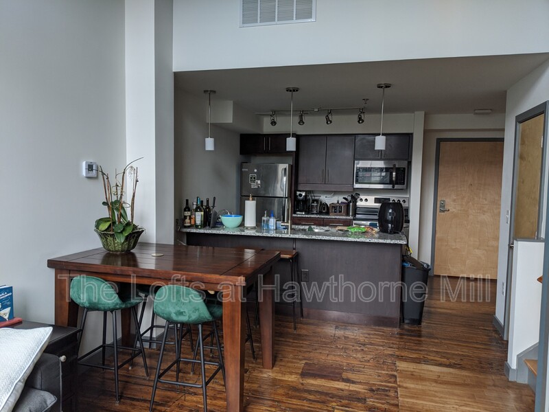 Charlotte Apartment: 1101 Hawthorne Lane