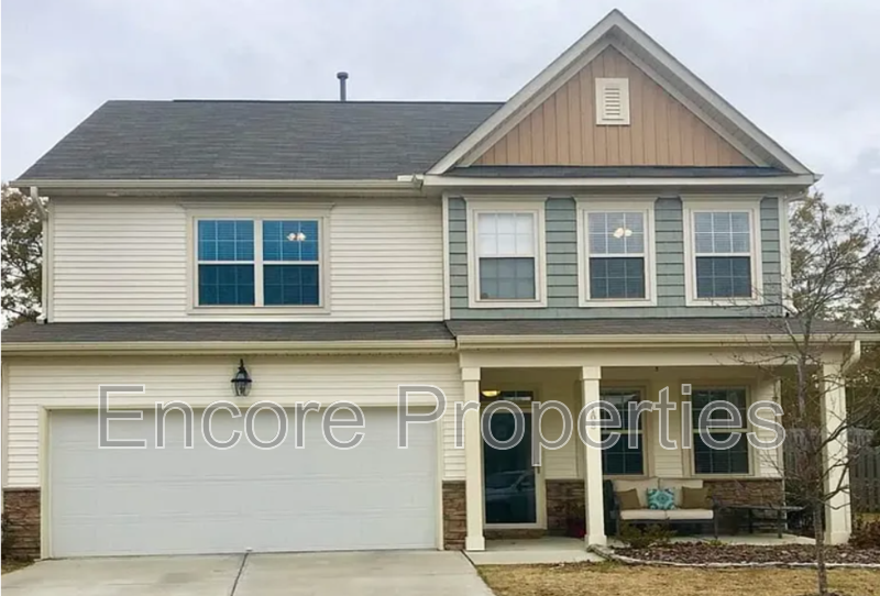Fuquay-Varina House: 108 Goodsell Ct