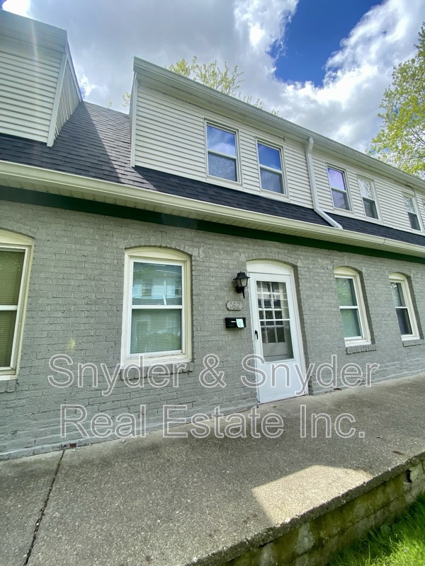 Akron House: 159-166 Walnut Terrace