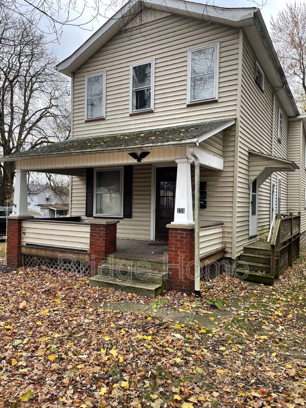 Sharon Condo: 239 Ormond Avenue