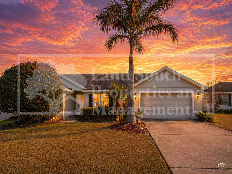 Lakeland House: 8755 Fort Socrum Village Way