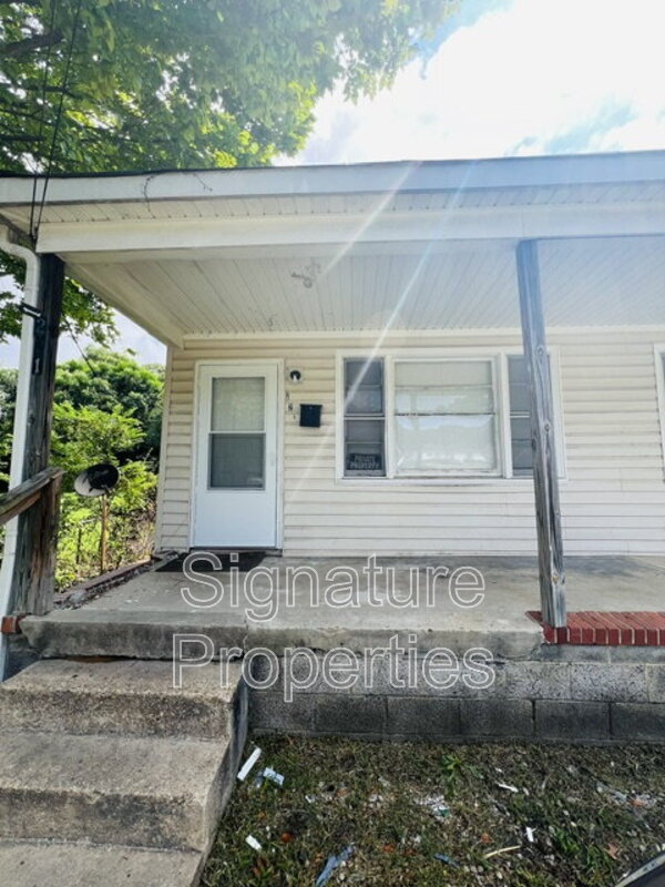 Petersburg House: 1221 Montgomery Ave