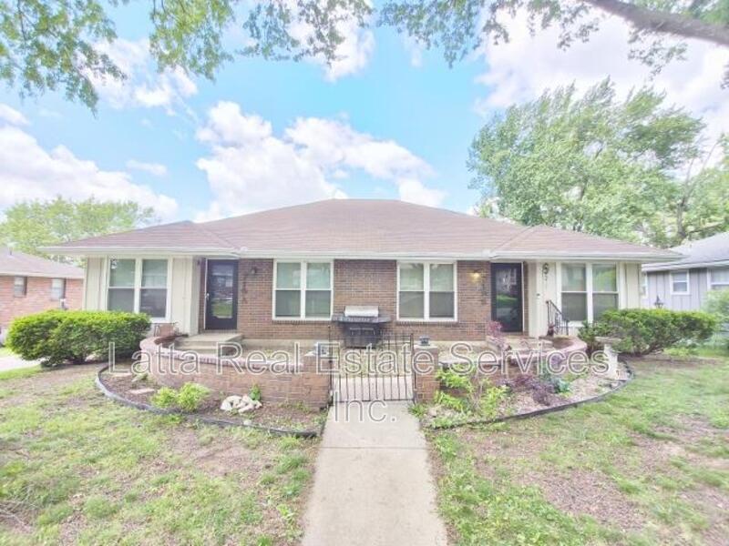 Blue Springs Condo: 719 NW 6th St #A