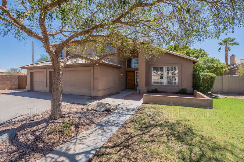 Phoenix House: 15007 S 40th St