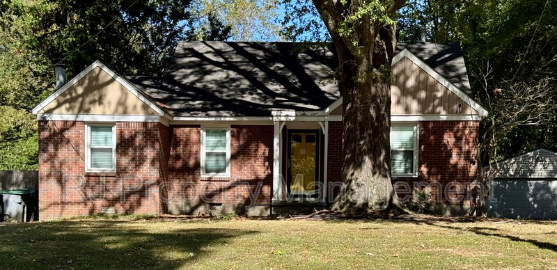 Memphis House: 2888 Midland Ave
