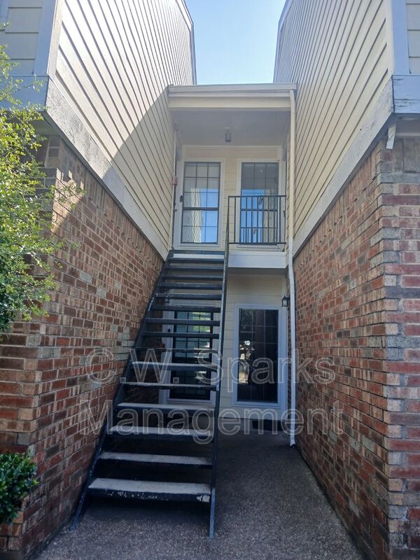 Dallas Condo: 9601 Forest Ln