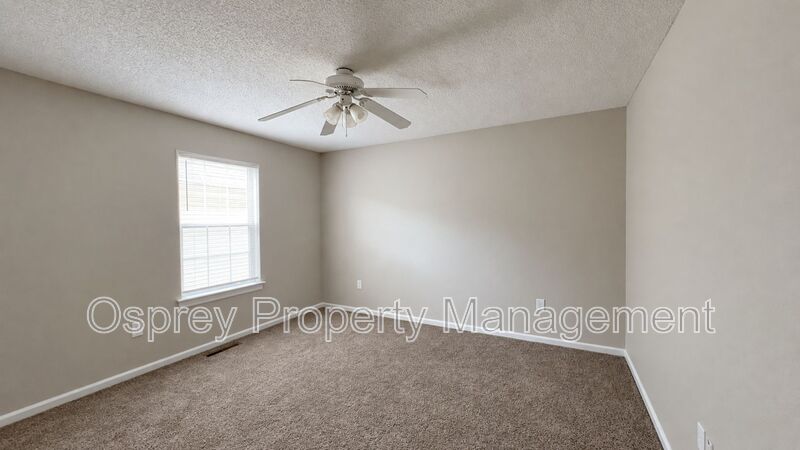 Spacious 3-Bedroom Corner-Unit Townhome with Private Patio in VB! - Photo 10