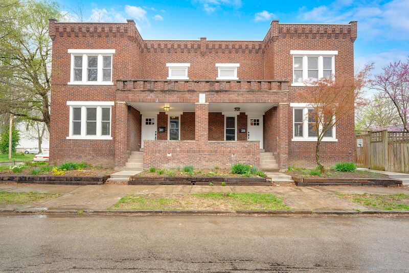 Columbus Townhome: 389-391 Berkeley Road