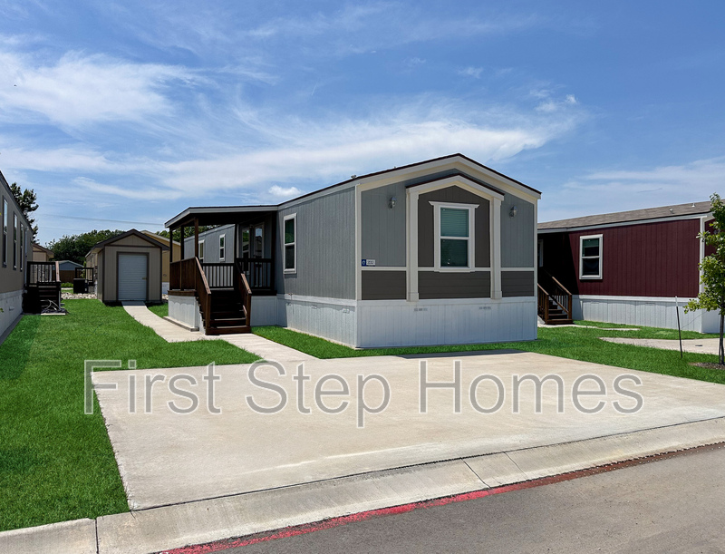 Greenville House: 237 Noriker Dr