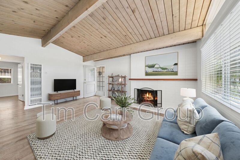 Costa Mesa House: 2545 Elden Ave