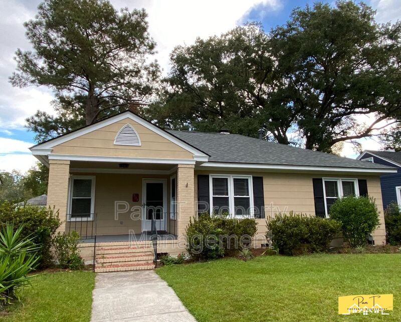 Savannah House: 304 Columbus Dr