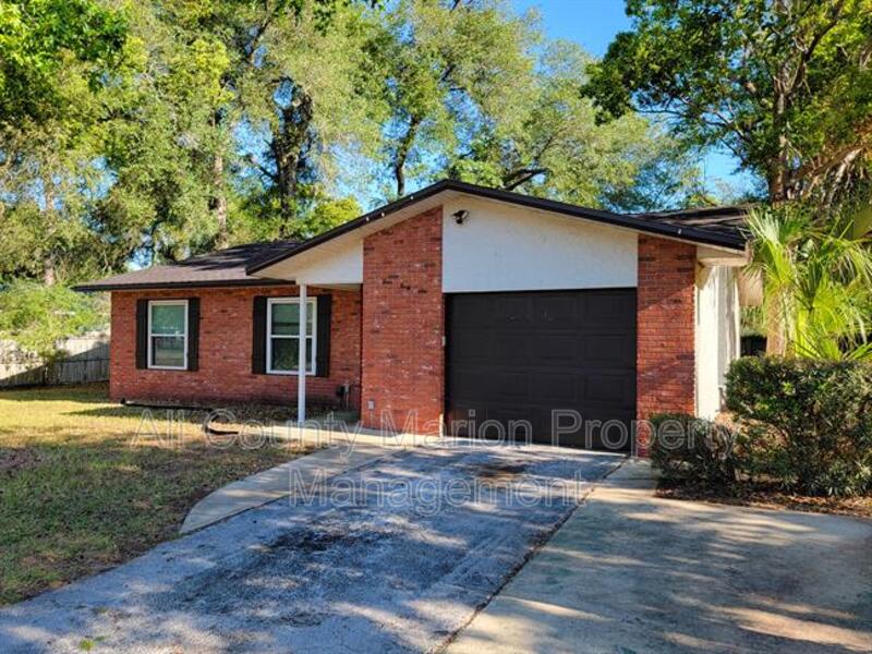 Ocala House: 446 Water Road