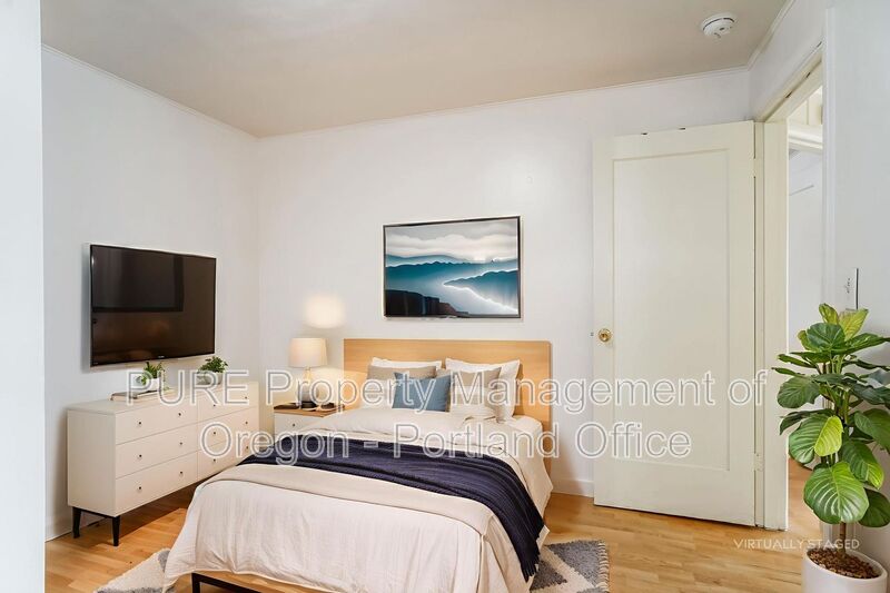 Portland House: 7003 N Tyler Ave