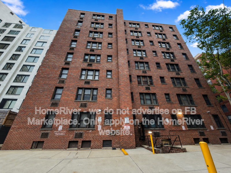 Washington Condo: 1010 25th St NW