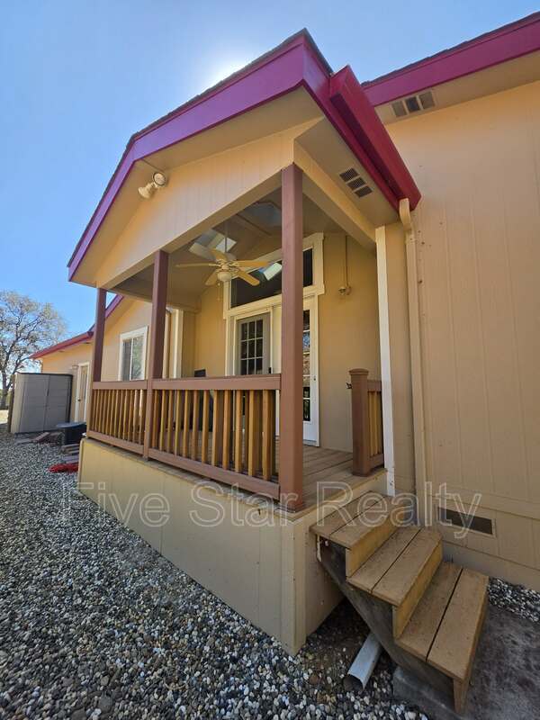 Browns Valley Condo: 10806 Township Rd