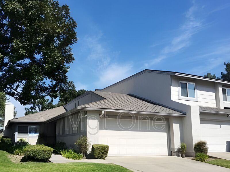 Placentia House: 1767 Hoover Pl.