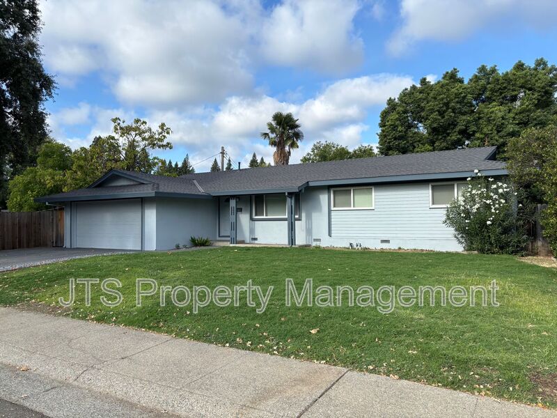 Fair Oaks House: 5205 Valonia St
