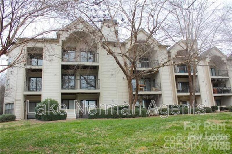 Cornelius Condo: 18817 Nautical Drive