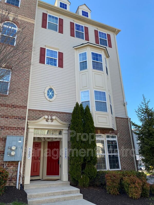 Elkridge Townhome: 7305 Elkridge Crossing Way