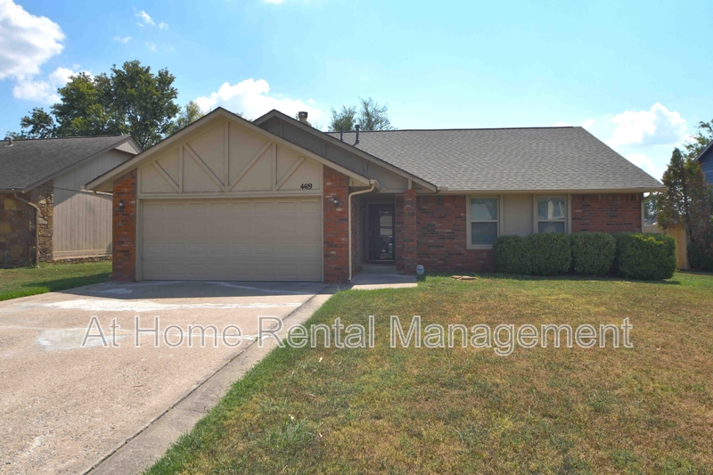 Broken Arrow House: 4419 West Madison Place