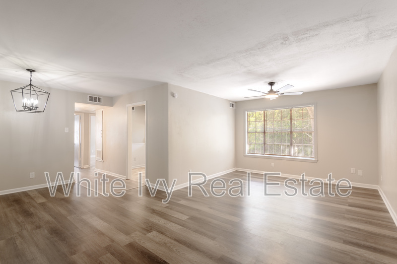 2 Bedroom Apartment – 818 University Ave 6, Huntsville, TX