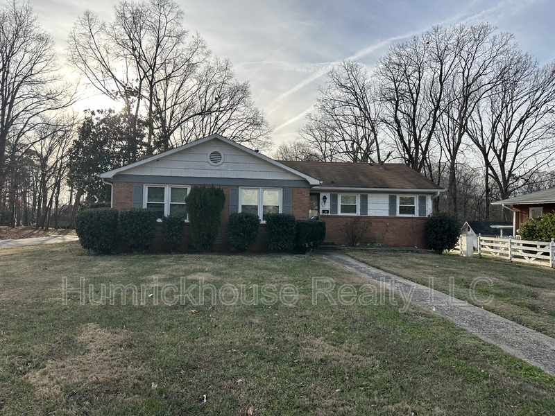 Charlotte House: 1601 Grovewood Drive