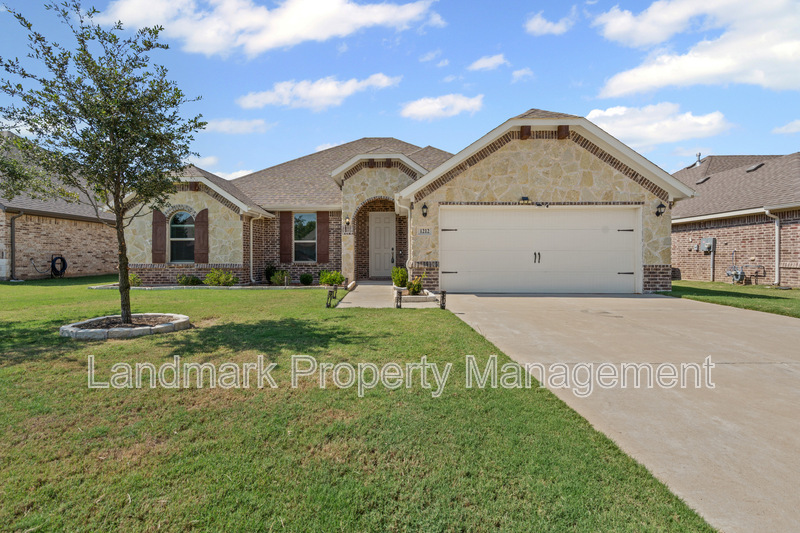 Mansfield House: 1212 Blanco Trail