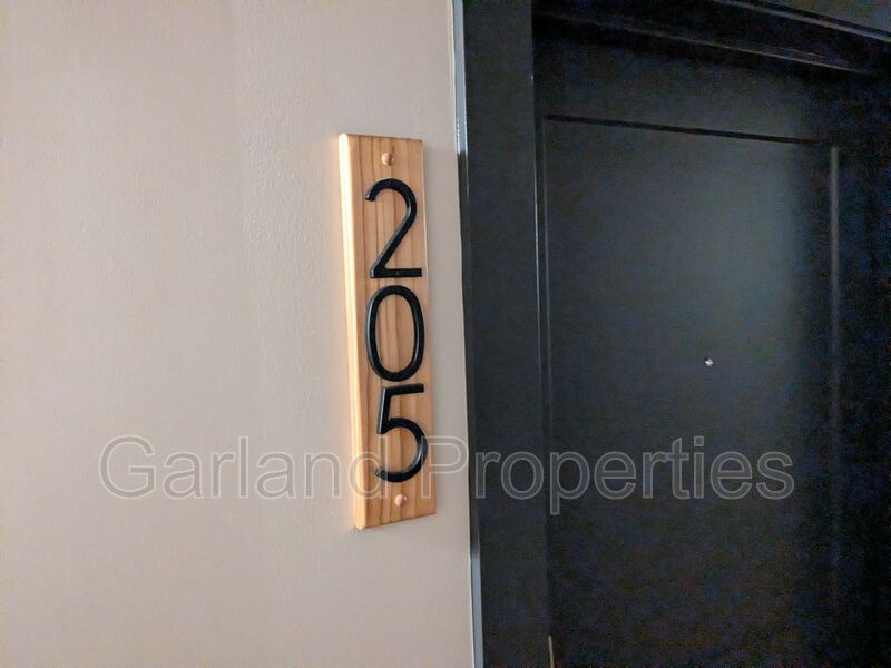 Pulaski Apartment: 34 1st St NE,