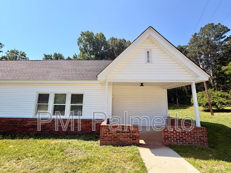 Winnsboro House: 260 8th St