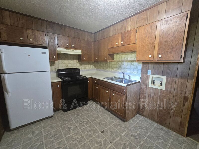 Archdale Condo: 208 Julian Ave