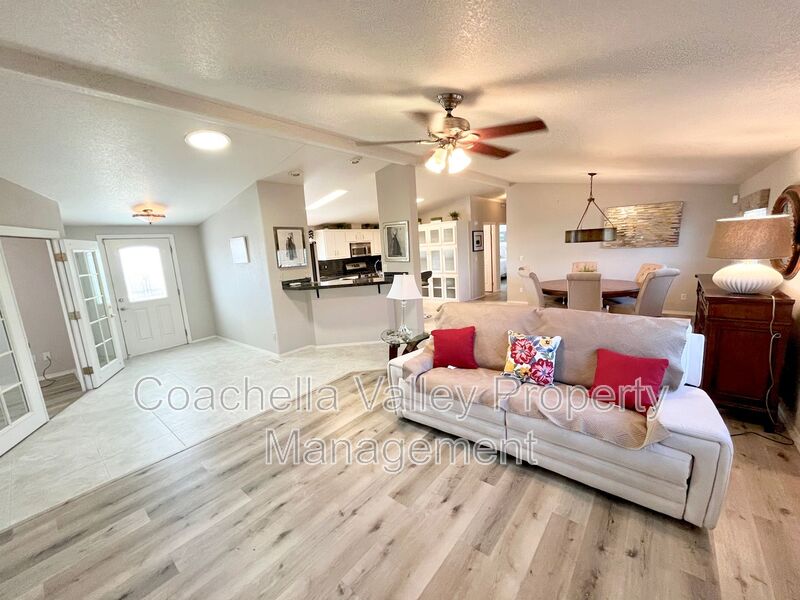 Indio House: 81641 Ave 48 Spc 49